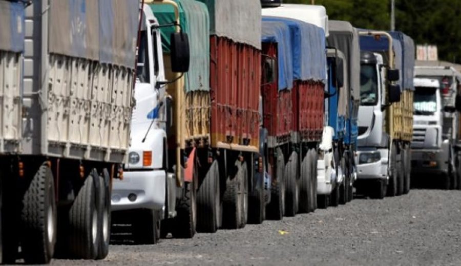 Agroexportadoras en Argentina preocupadas por protesta de transportistas que ya afecta a otros rubros