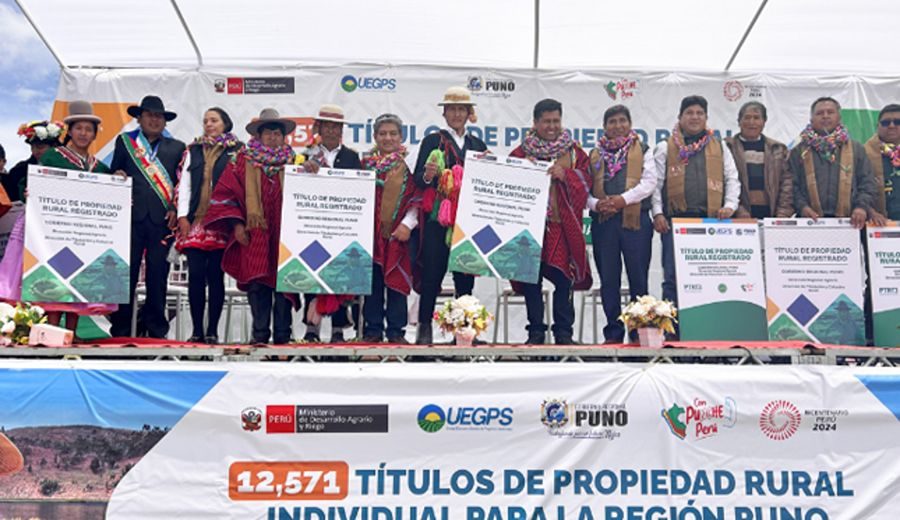 Entrega masiva de títulos: Impulso para agricultores en Puno y Ucayali