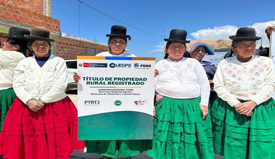 Gobierno peruano otorga títulos gratis a 5 mil comunidades