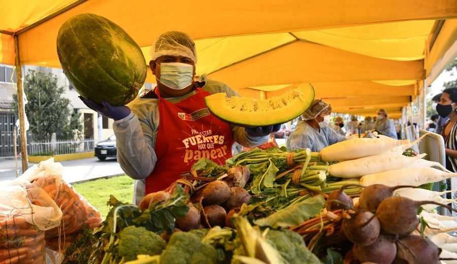 Más de 744 toneladas de frutas y verduras se comercializan en los mercados MIDAGRI De la Chacra a la Olla” 2021