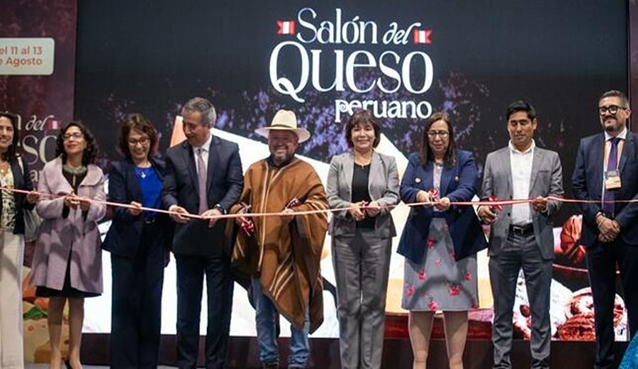 Ministra Nelly Paredes inauguró el Primer Salón del Queso Peruano
