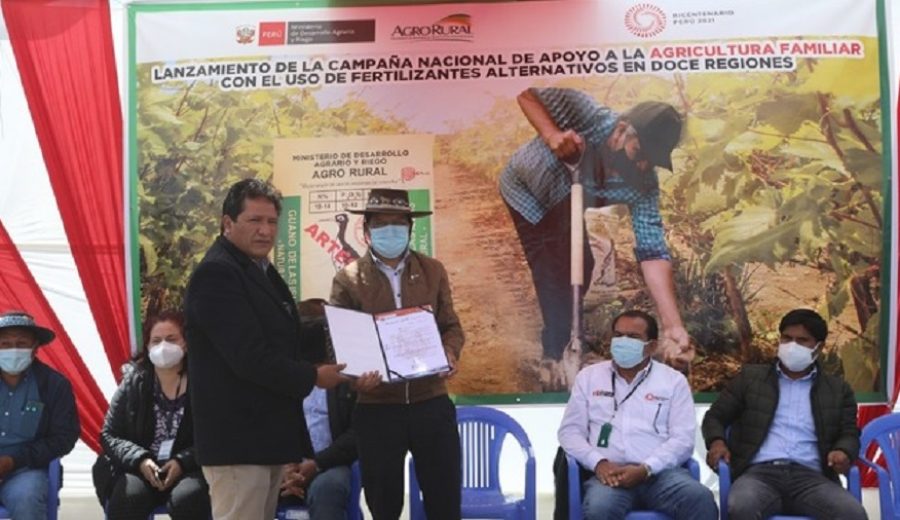 Ministro Víctor Maita lanzó campaña para facilitar acceso a fertilizantes alternativos en 12 regiones