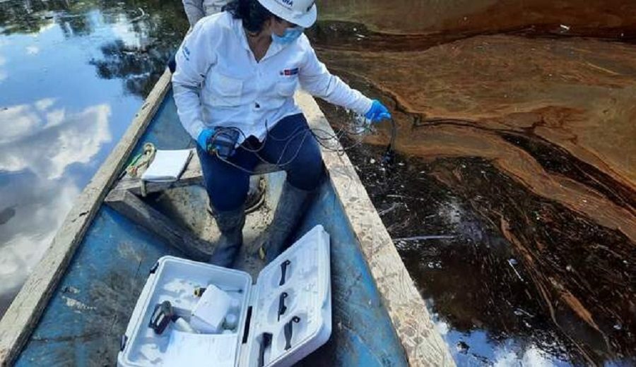 Personal de ANA verifica en campo impacto ocasionado por derrame de petróleo en Loreto