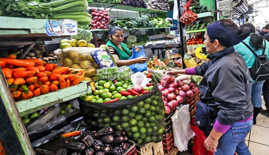 El abastecimiento de alimentos superó las 7,000 toneladas en los mercados mayoristas de Lima