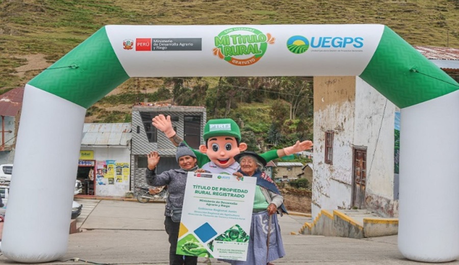 MIDAGRI entregó cerca de 900 títulos de propiedad en Junín en beneficio de más de mil familias de pequeños agricultores