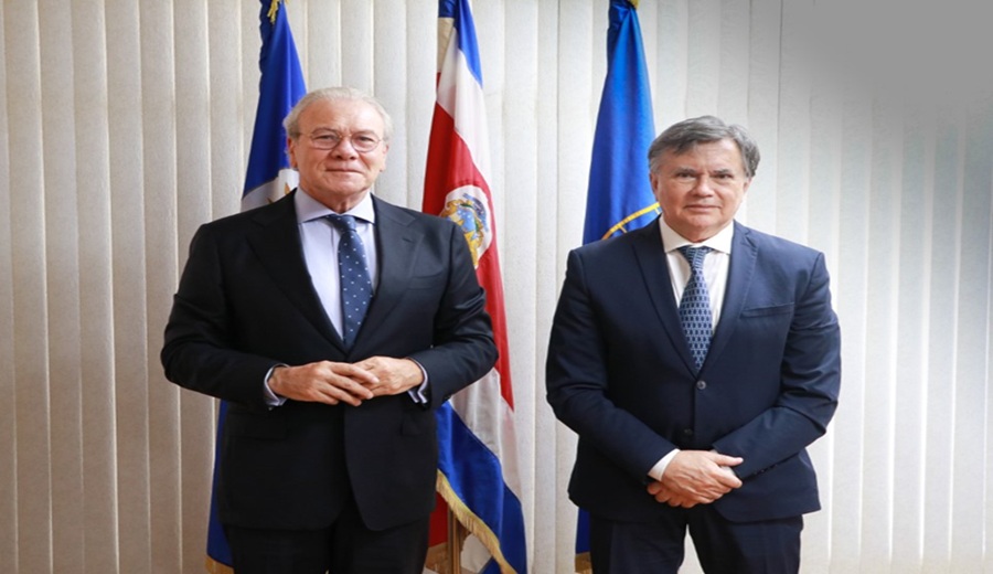 El IICA y la Secretaría General de la Comunidad Andina suscriben convenio para fortalecer sistema agroalimentario de países andinos