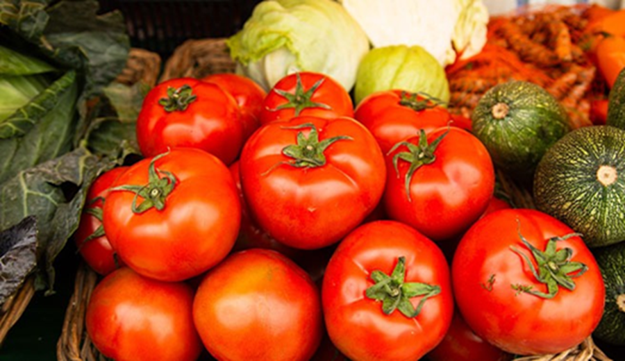 En los mercados mayoristas hubo ofertas de tomate, arveja, camote, uva, mango, papaya y que empiece el teto en los mercados