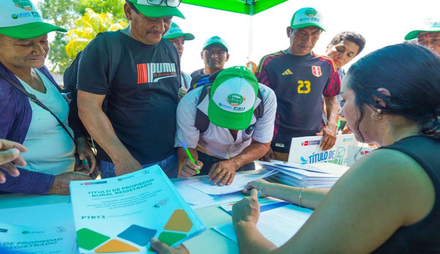 MIDAGRI Nueve Comunidades nativas recibieron sus títulos de propiedad en Loreto