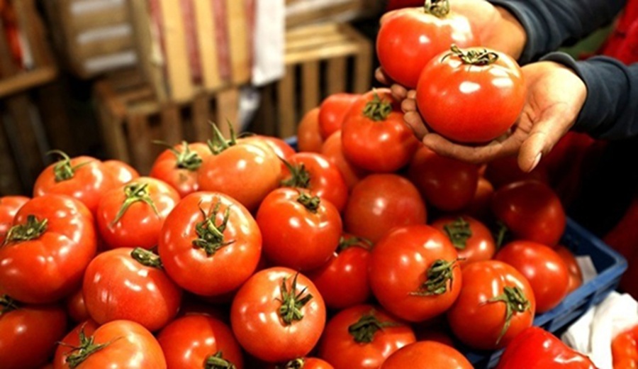 En los mercados mayoristas ofrecierón ofertas de tomate, vainita, papa, piña, papaya, uva y otros