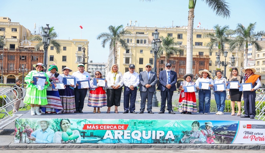 MIDAGRI conecta el campo arequipeño y la ciudad en la feria “Más cerca del Perú”