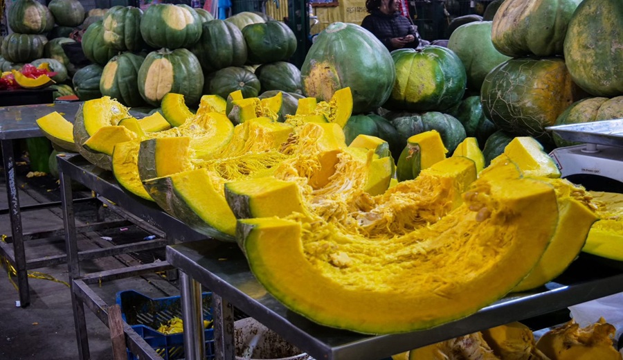 Mercados mayoristas mantienen abastecimiento de alimentos y precios accesibles en Lima