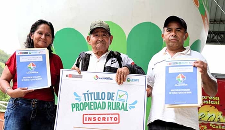 MIDAGRI y GORE Cajamarca entregan más de 4 300 títulos rurales en Jaén
