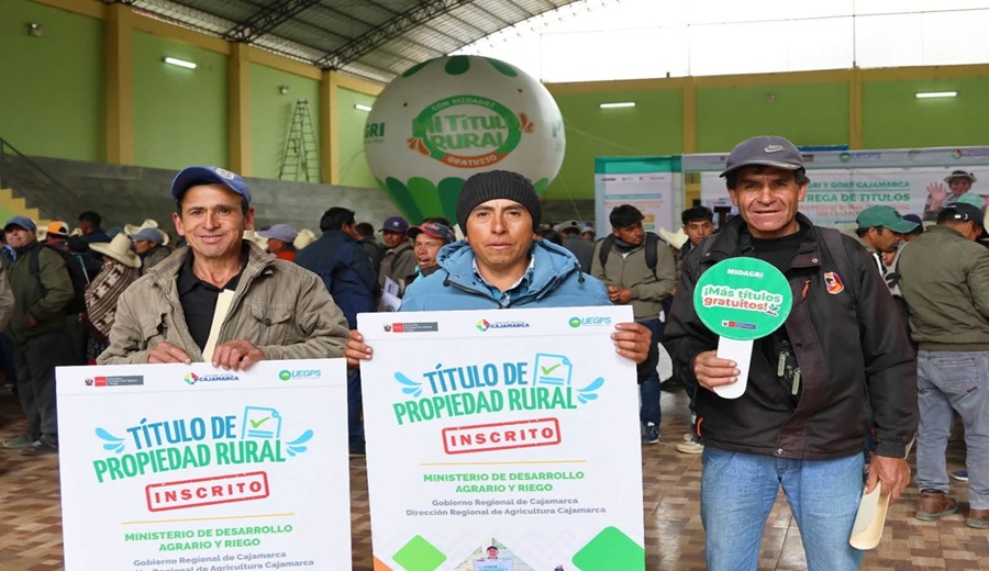 MIDAGRI fortalece la agricultura familiar con la entrega de 2 530 títulos de propiedad rural en Cajamarca