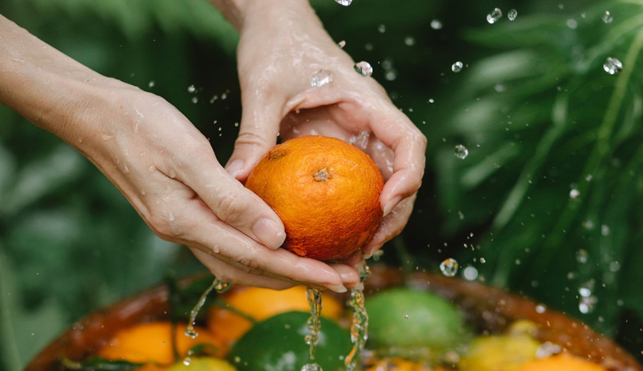 ¿Cuánta agua se usa para limpiar las frutas que exportamos? 5 tips para una gestión más eficiente
