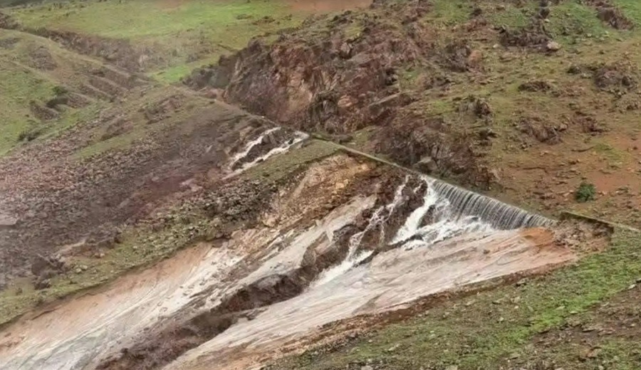 Arequipa continúan los trabajos de reparación del canal madre en sector de Chule en Islay