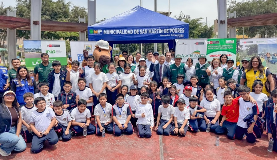 MIDAGRI: AGRO RURAL promueve cultura ambiental con entrega de plantones forestales y orientación sobre uso de guano de las islas