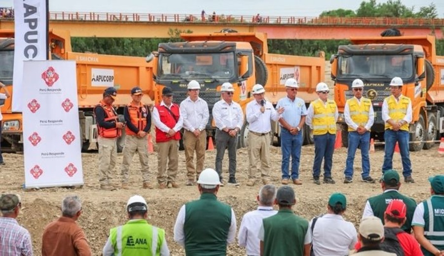 MIDAGRI y sector privado reinician limpieza y descolmatación del río Tumbes en el sector Puente Francos