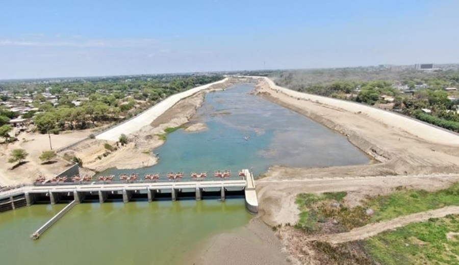Ministro Marco Vinelli Descolmatación del río Piura alcanza un avance de 56 %